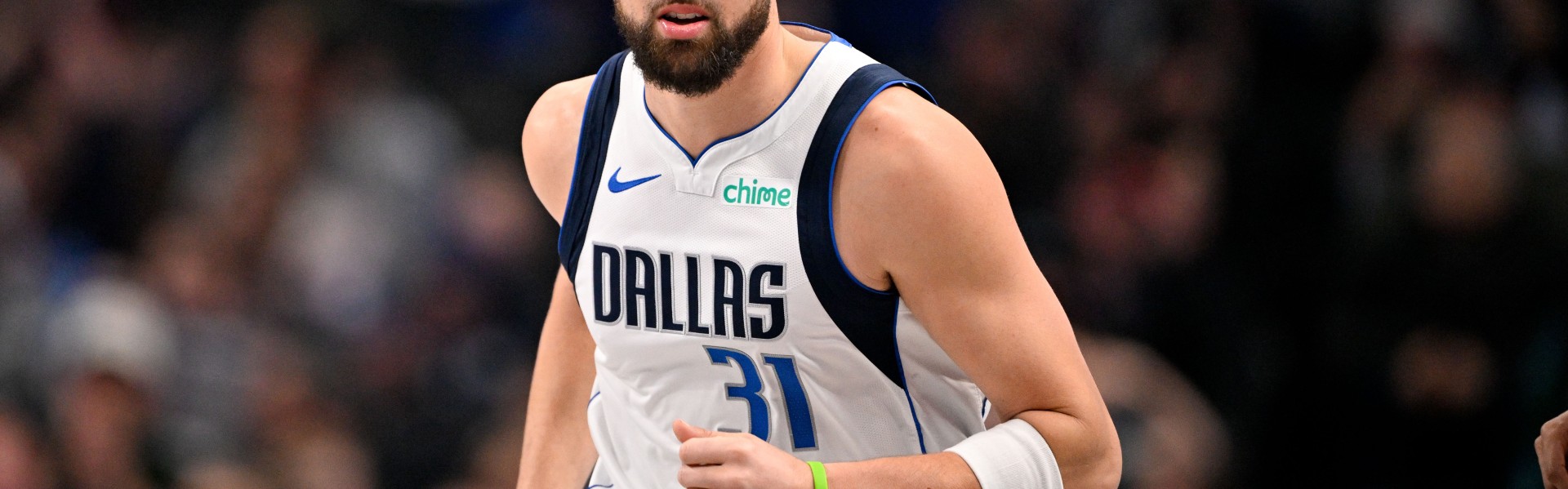 开云-百步穿杨！克莱底角埋伏 不沉球三分速射洞穿篮心