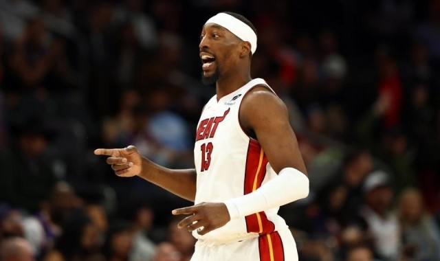 开云体育下载-杨毅:阿德巴约狂刷83分让人恶心!这样的比赛这样的闹剧会遗臭万年